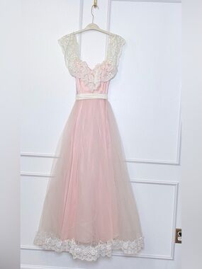 Vintage Gunne Sax Baby Pink Lace Corset Dress-Romantic, Cottagecore, Prarie, Max